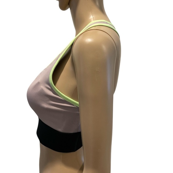 Nike Training Trail Swoosh Sports Bra - Black size M - Picture 3 of 3